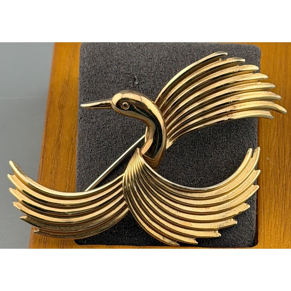 Vintage Krementz Bird Brooch Gold Tone Flying Mid Century Modern Crane Heron